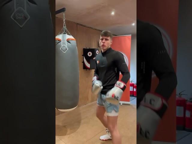 What a knockout Watch carefully how @ajagbaefe_thesilentroller sets this up!!