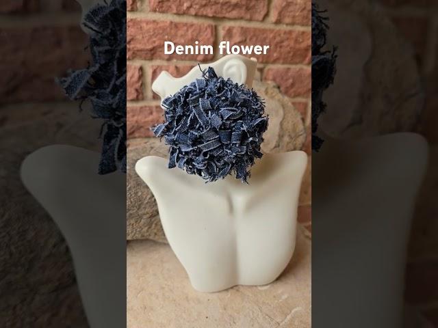 The flower bomb earrings @chevyjeandesign #flowerearrings #denimearrings #studearrings #bigearring