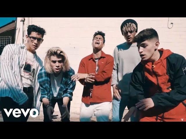 PRETTYMUCH - Open Arms