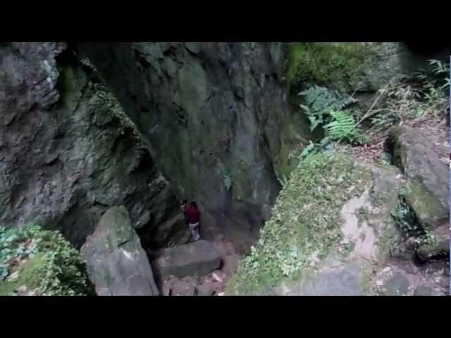 Kodaikanal Guna Caves aka Devil's Kitchen