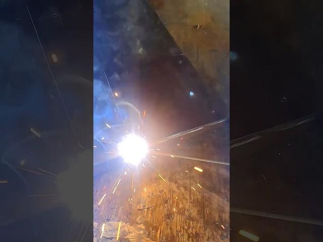 Tricks to Make Holes in Iron Base Plate Poles with Precision #welding #leadwelding #forgewelding