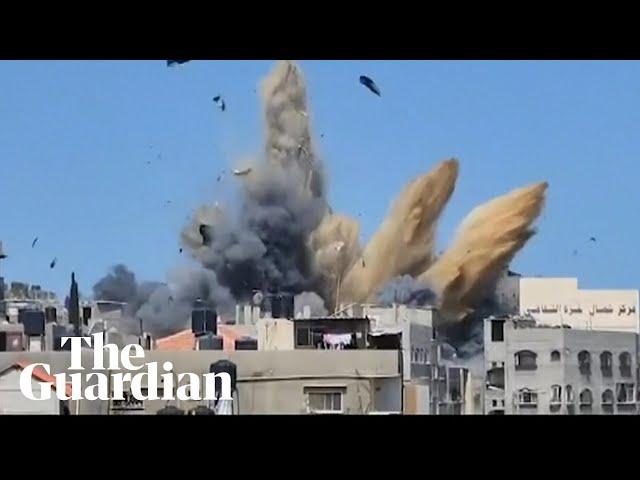 Moment Israeli airstrike hits house in northern Gaza as fighting continues