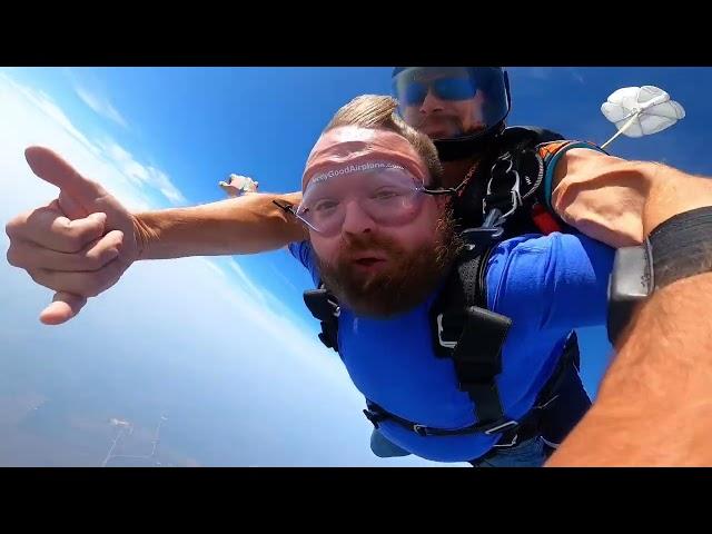 Tandem SkyDiving 18,000 Feet/ Skydive Chicago