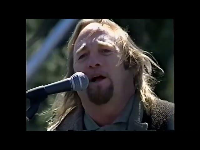 Crosby Stills & Nash - Ohio (Neil Young cover) - Kent State University 5/4/97 May 4th 1970