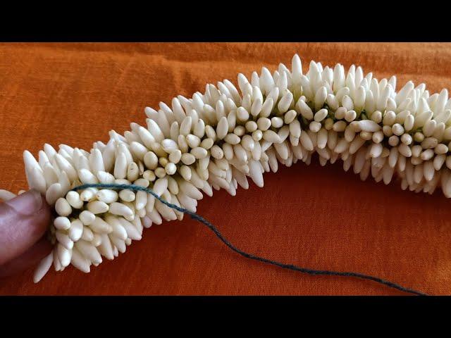 How to make Mullai poo garland easily/Mullai poo Malai kattuvadhu eppadi/dindu/pichi poo Garland