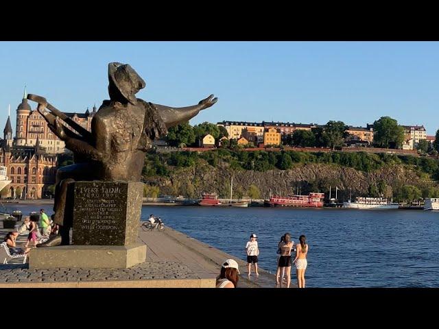 Stockholm Walks: Historic Riddarholmen turns beach. Hot summer evening in the city. 4K relaxing walk