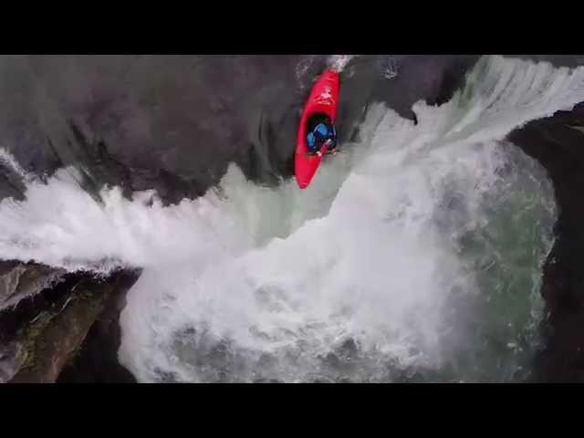 Kayakers Run 60ft Waterfall in Mexico