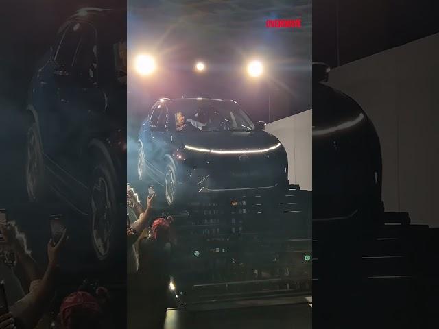 The Tata Harrier EV gets a dual motor setup with close to 400PS and 504 Nm.#Tata #TataHarrierev