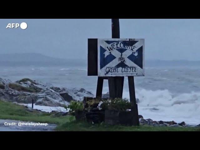 Maltempo, la tempesta Ashley si abbatte sul Regno Unito e sull'Irlanda