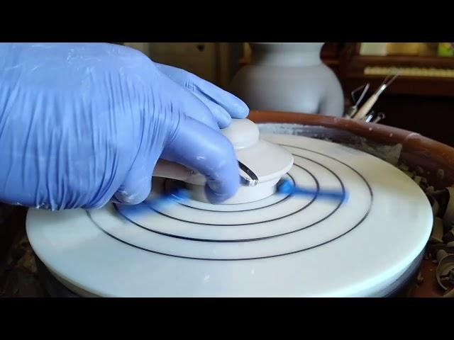 Trimming a Knob onto a Lid