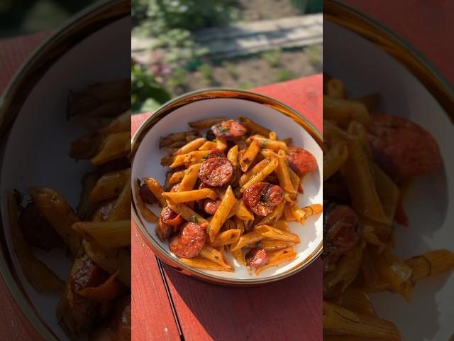 ЖАРЕНЫЕ МАКАРОНЫ ПО-ОХОТНИЧЬИ В КАЗАНЕ НА КОСТРЕ #рецепт #макароны #казан #вкусноипросто #дача
