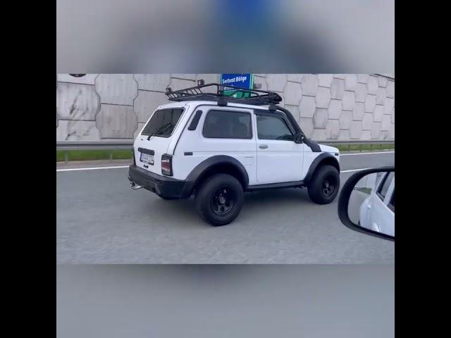 Lada Niva 4x4 Bronto