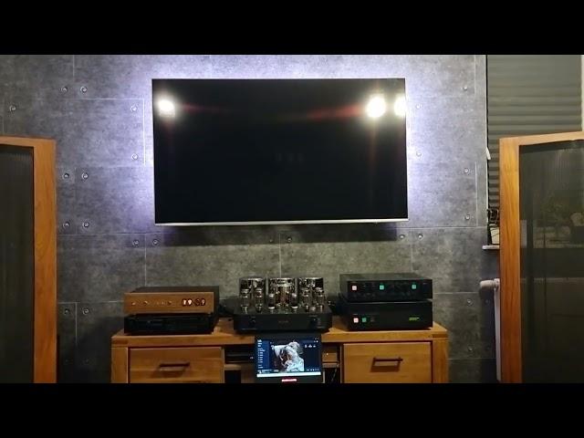 Blanche "City lights" - Martin Logan CLS, Yamaha M4  + C4,  PCM63-K DAC with ECC85 analog