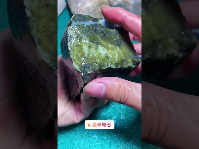 翡翠原石不是小了就沒用，大有大用，小有小用#翡翠 #缅甸翡翠原石 #翡翠原石 #crystals#jade #gemstone #minerals #jewelry #emerald