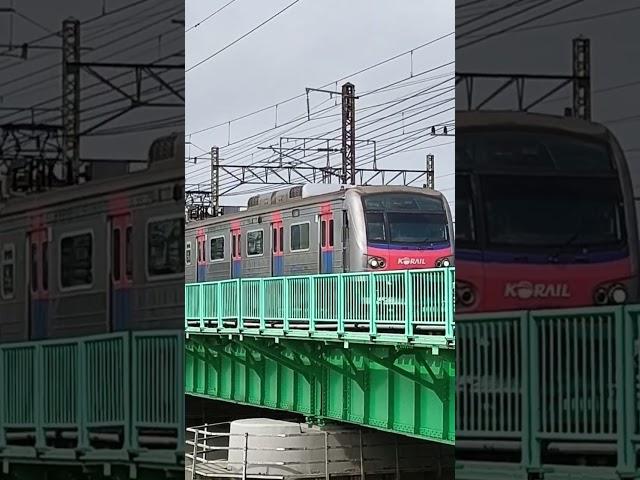 (철도풍경)한겅철교에서 신호대기하는 동글이 열차
