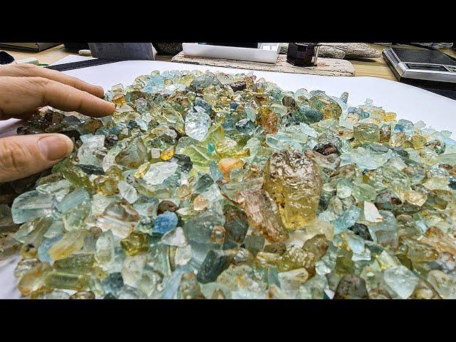 Unboxing 5,000ct of Rough Aquamarine and Other Beryl Gemstones!