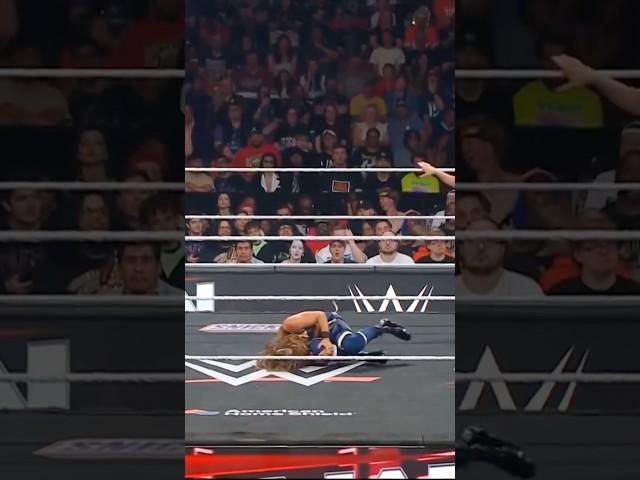 Zoey Stark injures knee on WWE RAW in match with Rhea Ripley and Kairi Sane #wwe #rhearipley #wweraw