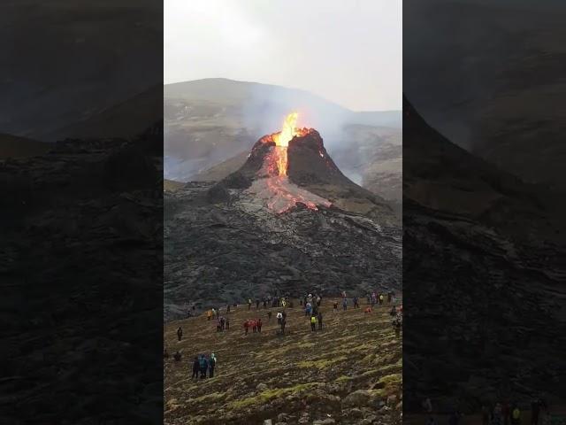 İzlanda’da volkanik patlama