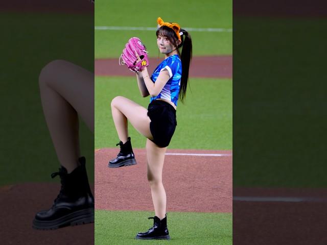 '첫 시구' 이주은(Lee Ju-Eun[李珠珢])치어리더