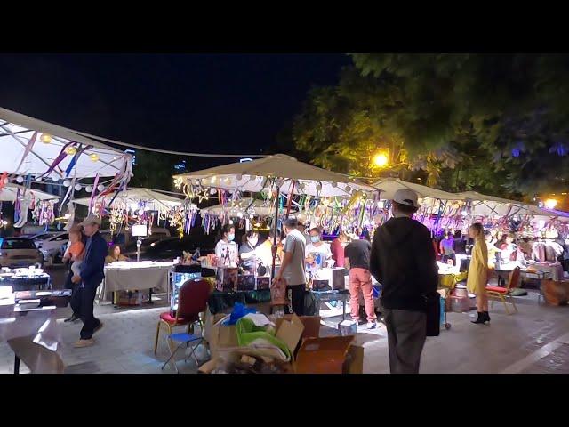 Yunnan travel - Kunming Night Fair【雲南】昆明的地攤很特別，擺到了居民小區裡，連老外也來湊熱鬧…