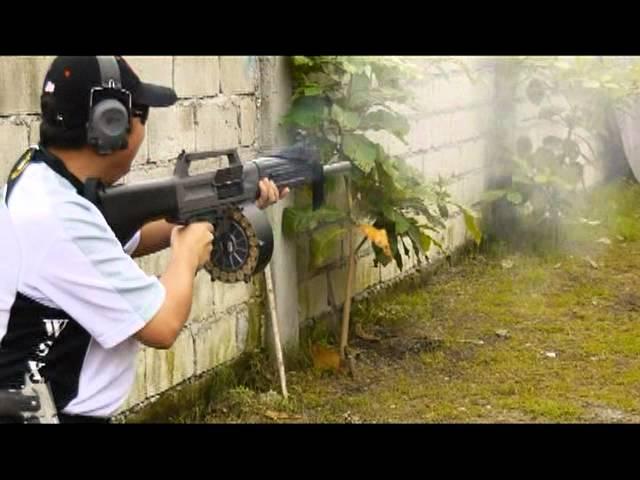 Test shots with the USAS-12 Automatic Shotgun