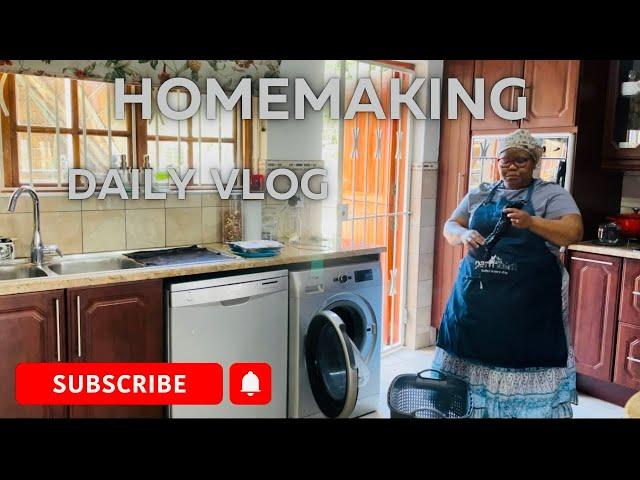 Homemaking Vlog||laundry||Baking And Cooking||#housewifeblog #housewifediaries