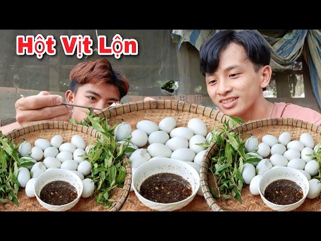 Hột Vịt Lộn Luộc Nước Dừa Kiểu Này Là Ăn Bao Ngon Luôn | Phúc Nhọn