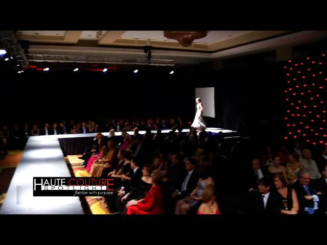 Jocelyn Lamas desfilando en el Haute Couture Spotlight.