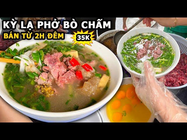 night pho on the streets of Hanoi