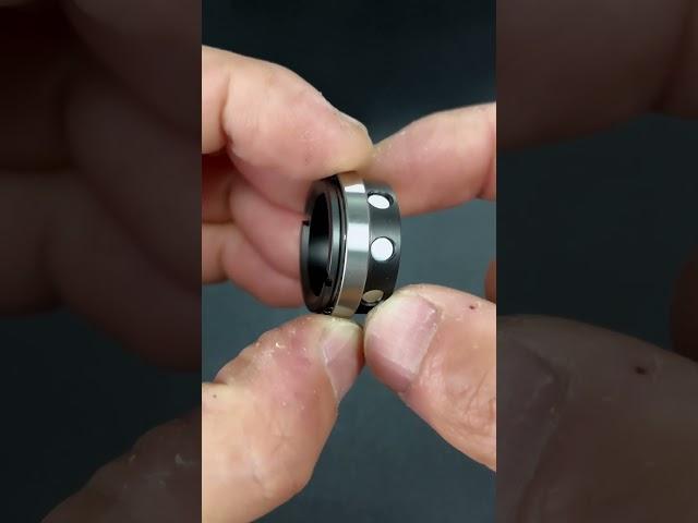 This video shows you how to tighten the inner ring. #fidget #fidgettoy #toy #stressrelief #edc