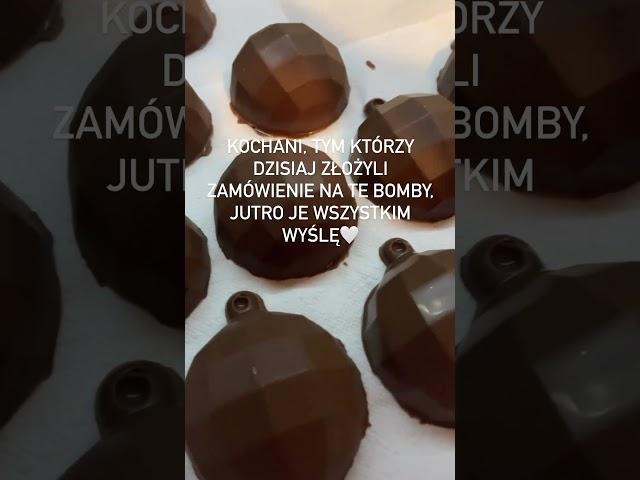 Czekoladowe bomby: przytulny przepis na chłodne dni! ️