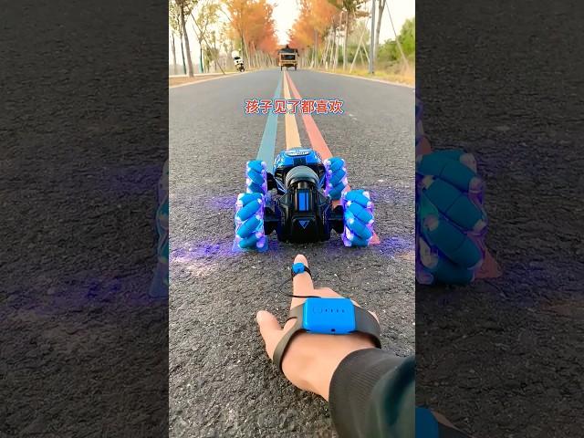 Toyshine RC Stunt Car, 4WD 2.4GHz RemoteControl Gesture Sensor Toy, Double Sided Rot 🪩 #shorts