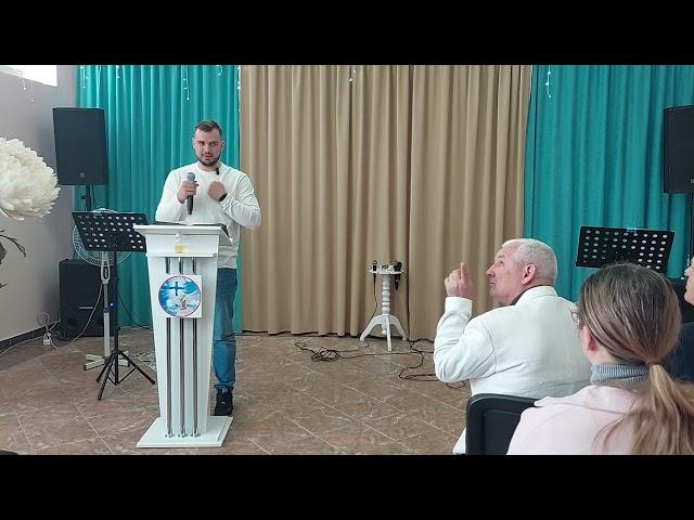 Гости церкви Епископ Александр Александрович и Даниил.