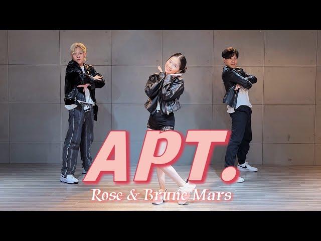 【APT.】ROSÉ & BRUNO MARS | DANCE | 白菜Diva Feat.阿獎Adam&藝臻Aaron