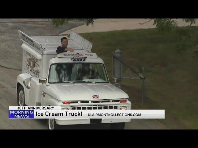 WGN Morning News 30th Anniversary Parade - Part 1