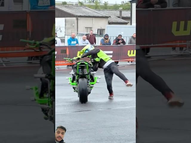 Self Driving Bike  #shorts #stunt #kawasakinijah2r #wheelie #motorsport #stuntriding #stuntex