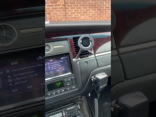 ESR Magnetic Car Mount HaloLock, Compatible with MagSafe, Phone Holder