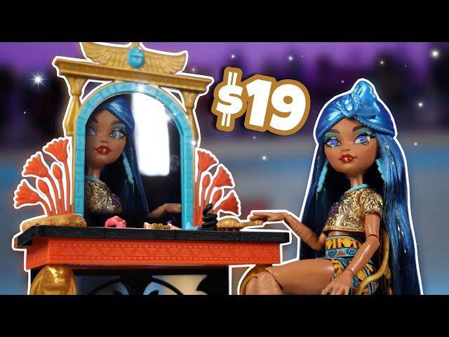 Monster high what is this? Self scare day vanity & Cleo doll review