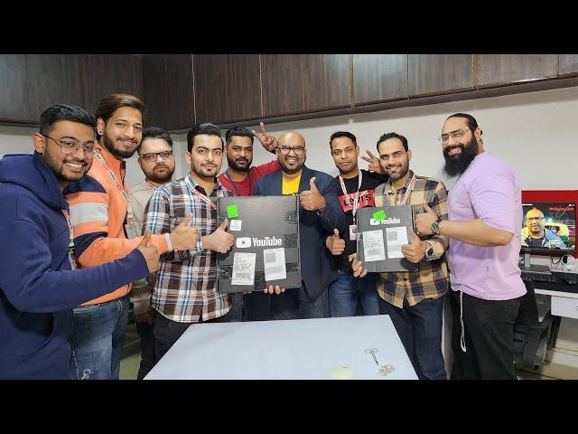 #unboxing #silverplaybutton #goldenplaybutton with Team Hindustan LIVE Farhan Yahiya