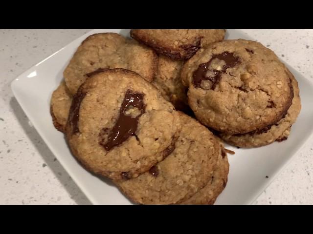 How to make dreamy chocolate chip & walnut oatmeal cookies