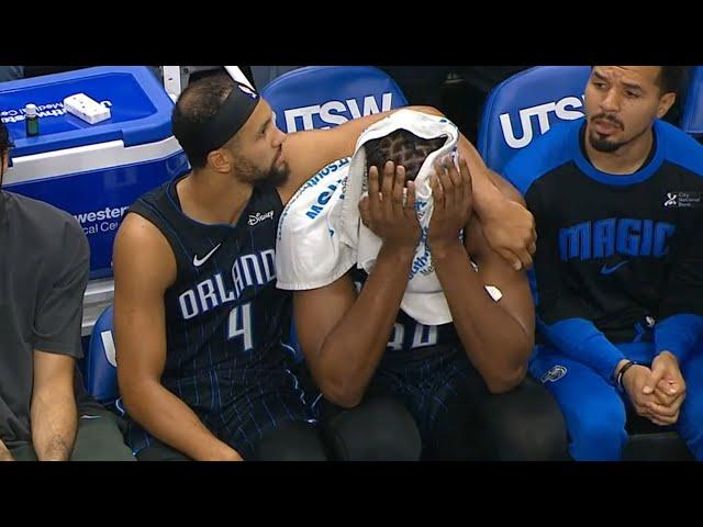 Jalen Suggs comforts emotional Wendell Carter Jr on bench after getting injured again