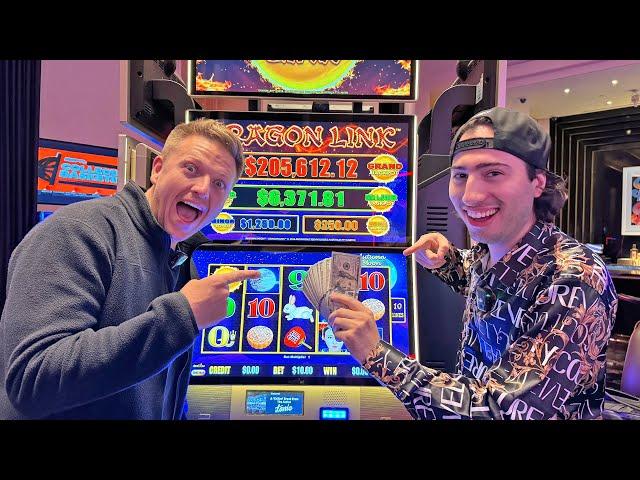 Winning A Jackpot With Simon Wilson In Las Vegas!