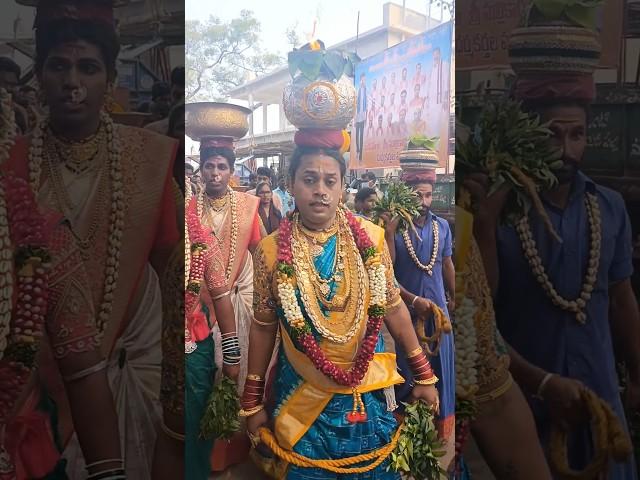 Rammannapet Nikhil Swami Bonam #inavolumallannajatara2024 #nikhilswamy #bonamdance