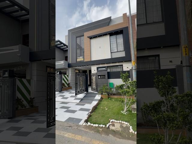 ایسے گھر اور ایسی لوکیشن سے کون انکار کرے 5 Marla Designer House for sale in Bahria Town Lahore