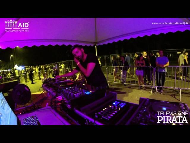 Francesco Farfa (Accademia Italiana DJ) @ Festa della Musica 2014 part 2/3