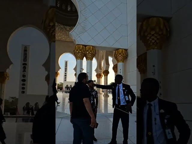 Travelbazi Vlogs is live from Grand Mosque Abu Dhabi