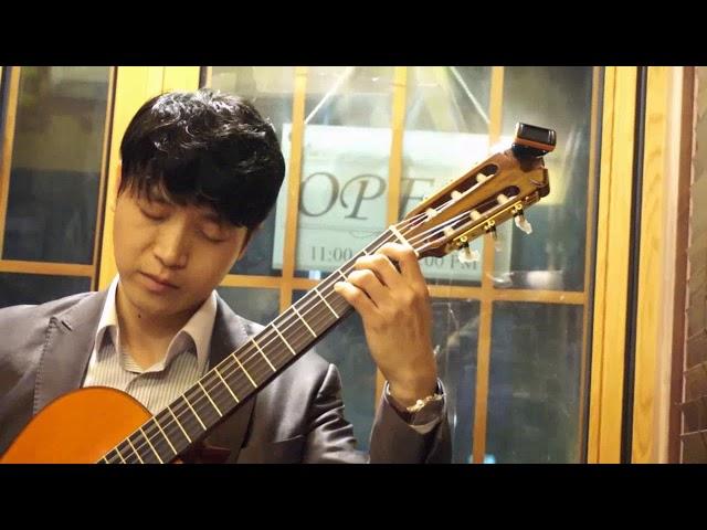 정성민 기타독주회 실황  J.S.Bach - Prelude from Partita No.3 in E Major BWV1006(바흐 - 무반주 바이얼린 파르티타 3번중 전주곡)
