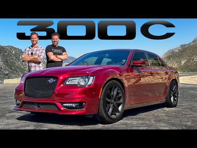2023 Chrysler 300C Review //  V8 'Luxury' For Under $60,000