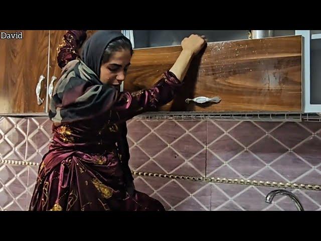 Davoud and Akram's new home: nomadic life and house cleaning