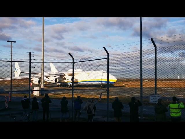 Antonov AN-225 "Mriya" Start am 02.12.2021 vom Airport Leipzig-Halle (LEJ) nach Kiew-Hostomel (GML)